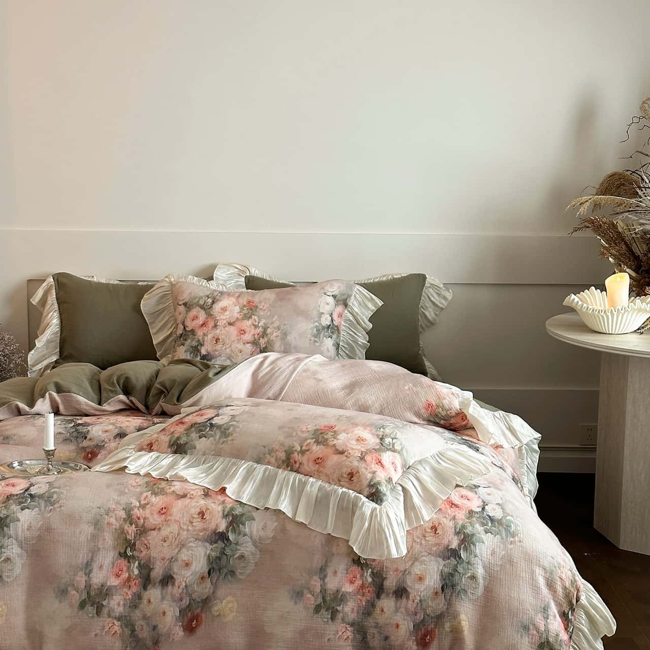 Texihome Vintage Floral Duvet Cover Set with Ruffled Edges - Main Image