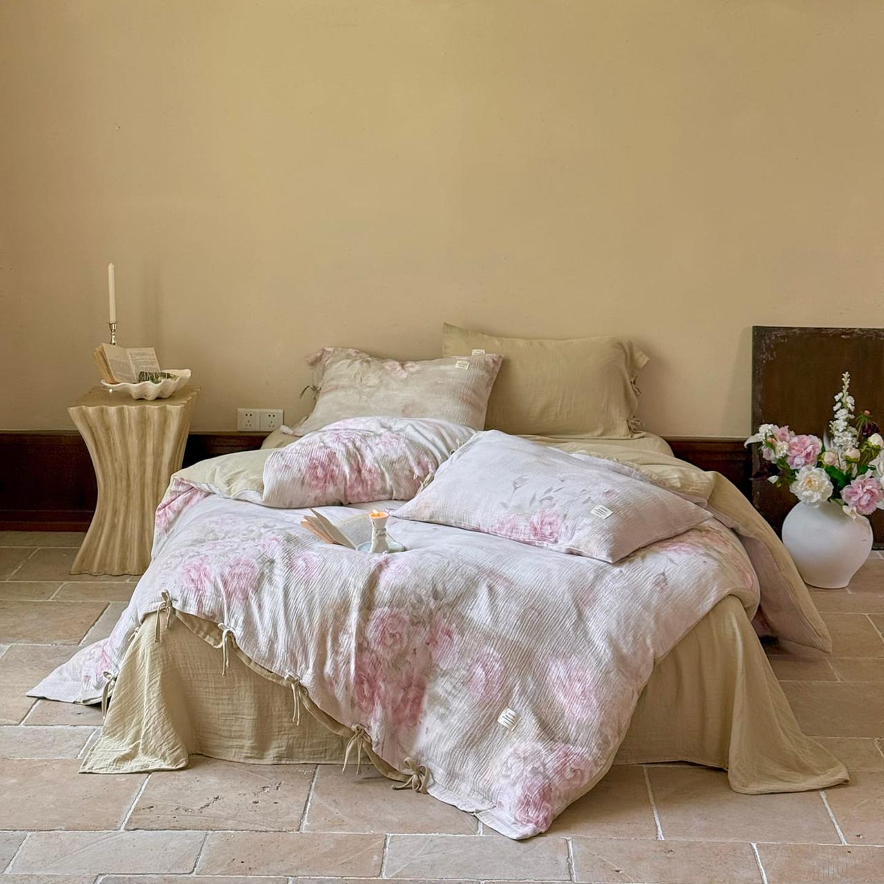 Duvet Cover Set with Vintage Floral Print