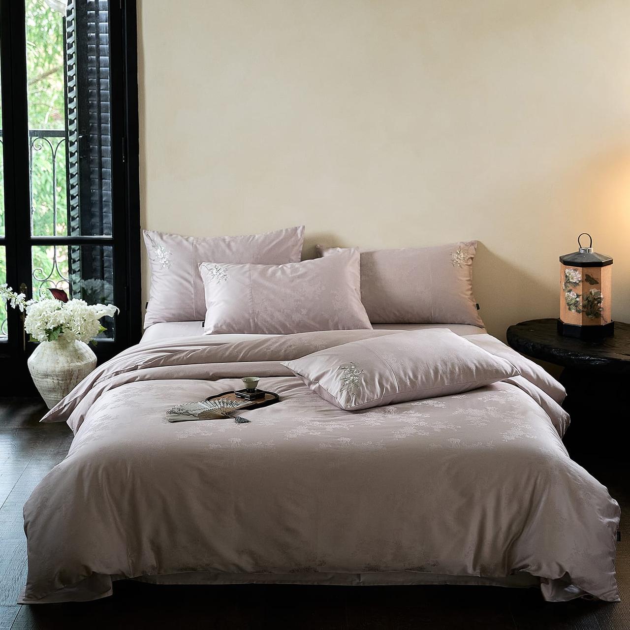 Long-Staple Cotton Bedding Set with Floral Jacquard