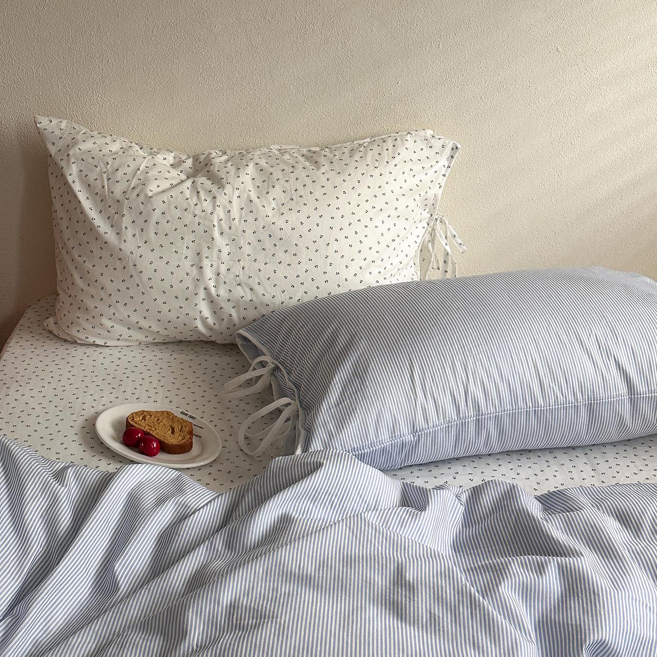 Striped Cotton Bedding Set with Tie Closures